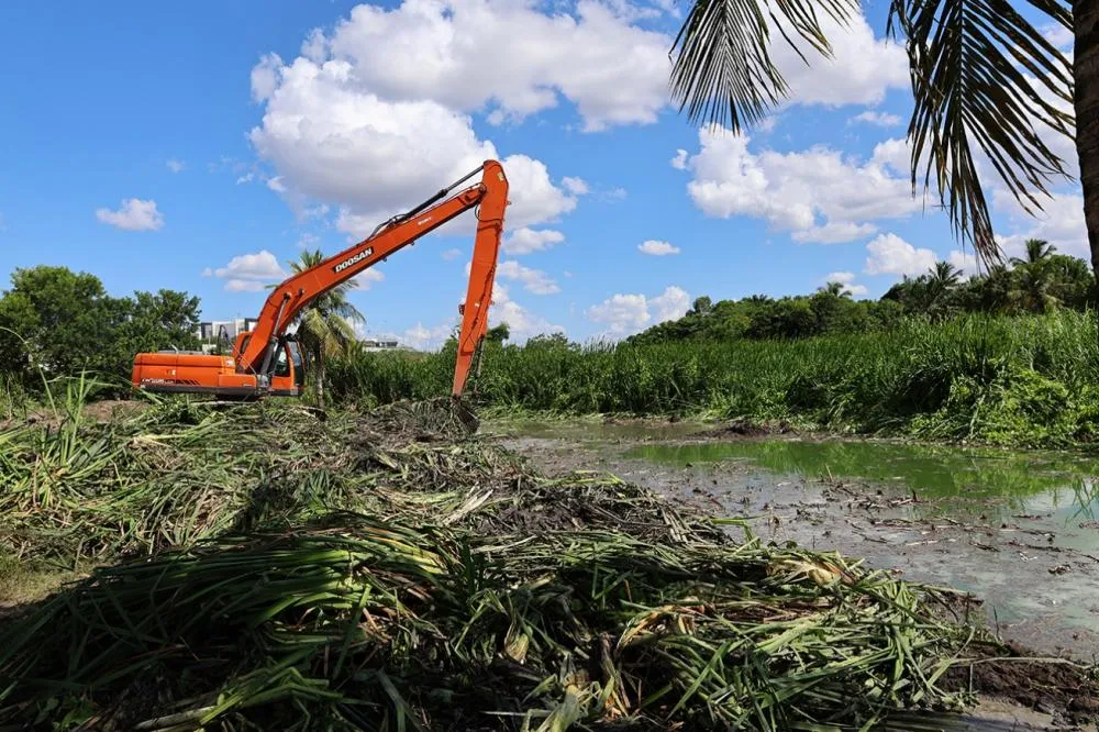 Prefeitura inicia urbanização da Lagoa do Papagaio visando resolver problemas históricos de drenagem