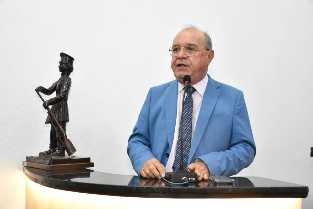 Professores e profissionais da educação devem receber precatórios em breve, informa líder do Governo