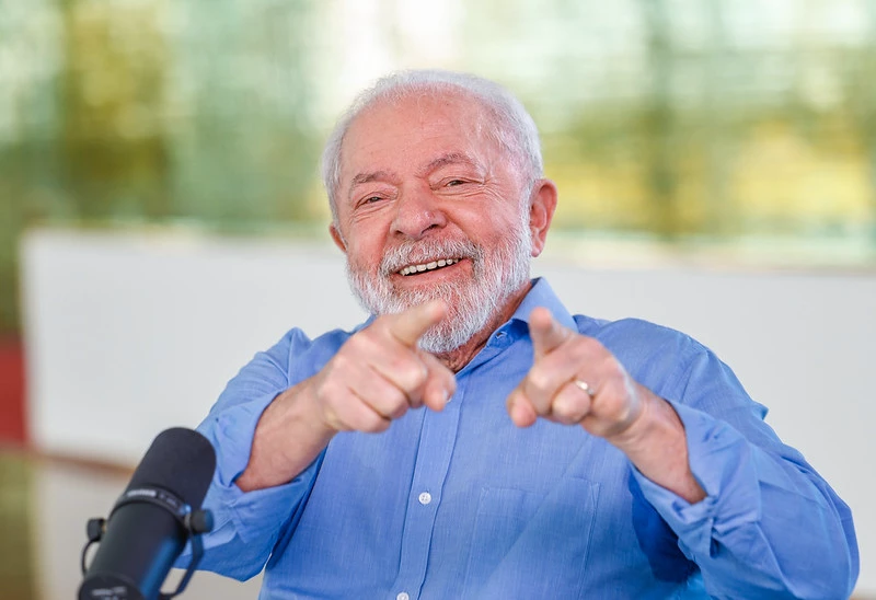 Lula anuncia fim da “taxa das blusinhas”, em ano eleitoral 